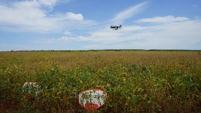 Use of Agricultural Drone for application of leaf products in soybean crop and its advantages in increasing productivity
